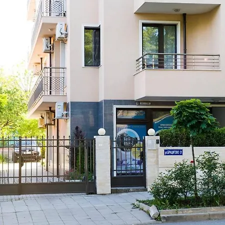 Sweet Studio Apartment *